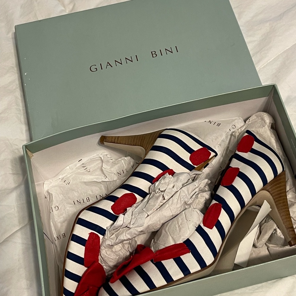 Brand new in box, never worn Gianni Bini pumps - Picture 4 of 7